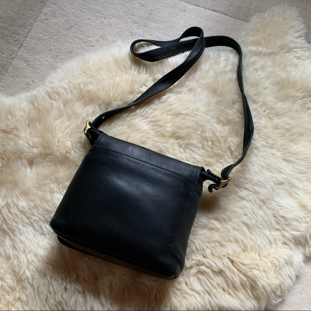 COACH Black Leather Classic Flap Crossbody Bag Purse - Picture 4 of 9